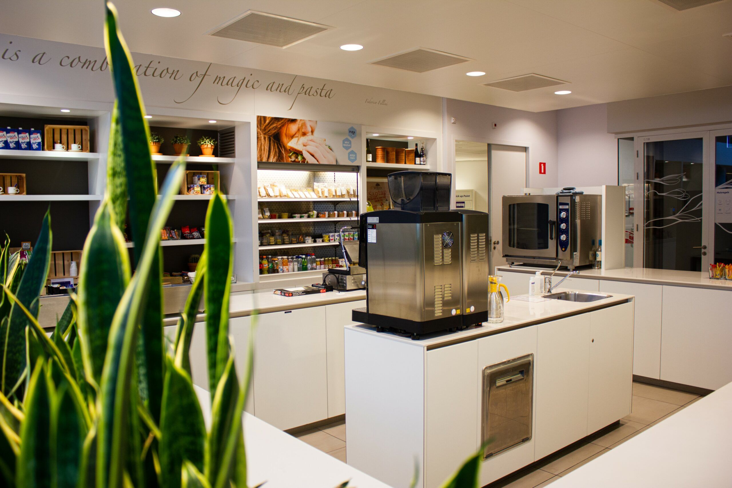 Bespaar met een PURA GO Grab & Go Mini Markt